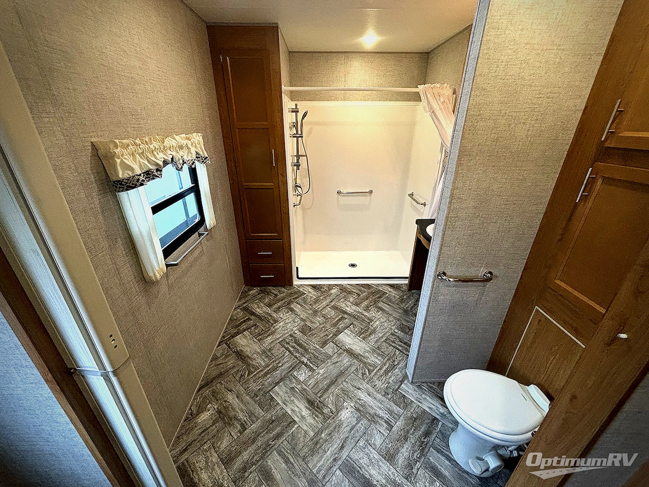 2025 HL Enterprise Hy-Line HY38 Photo 9