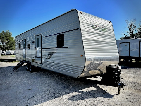 Used 2025 HL Enterprise Hy-Line HY38 Featured Photo