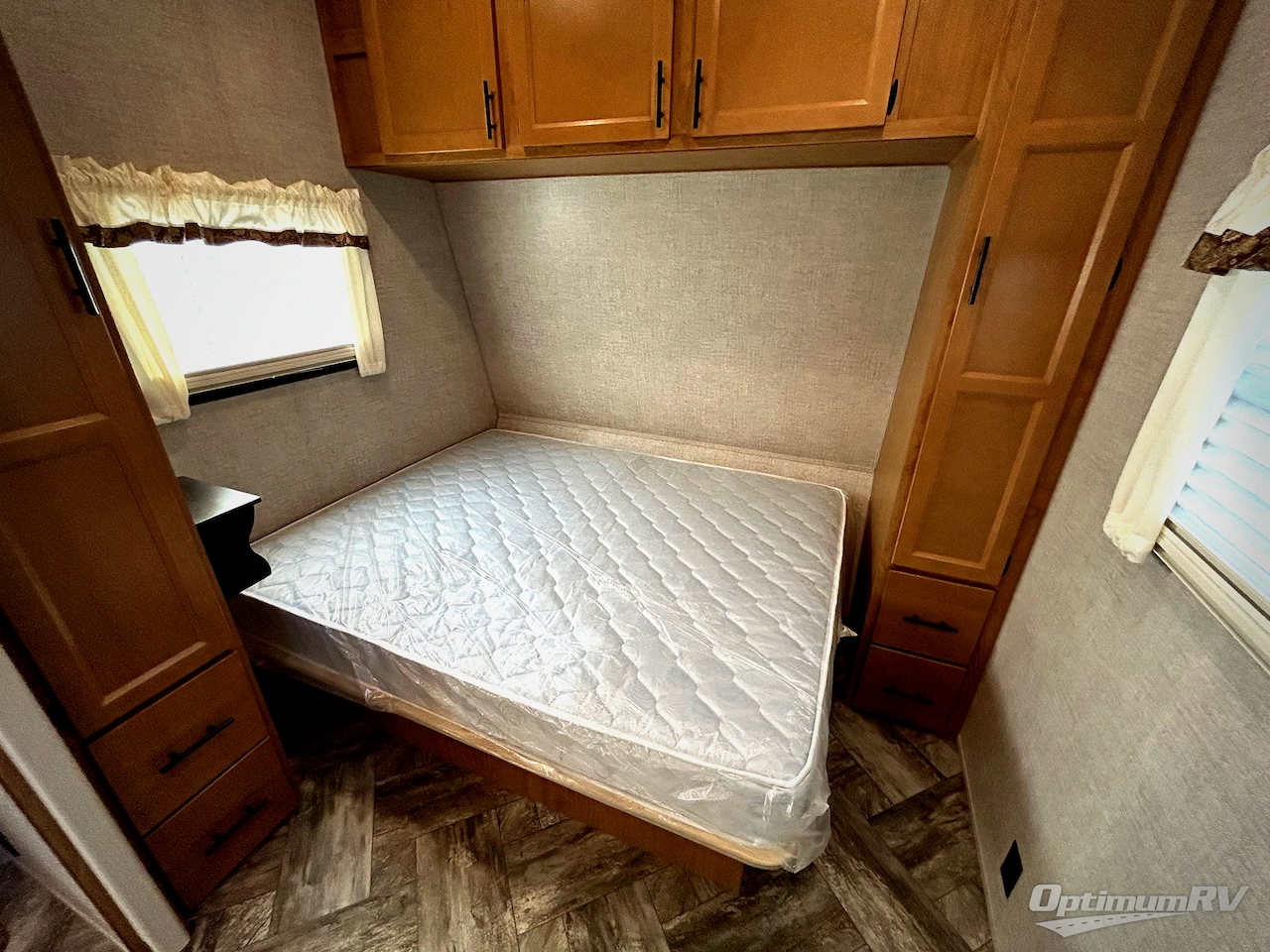 2025 HL Enterprise Hy-Line HY38 Photo 8