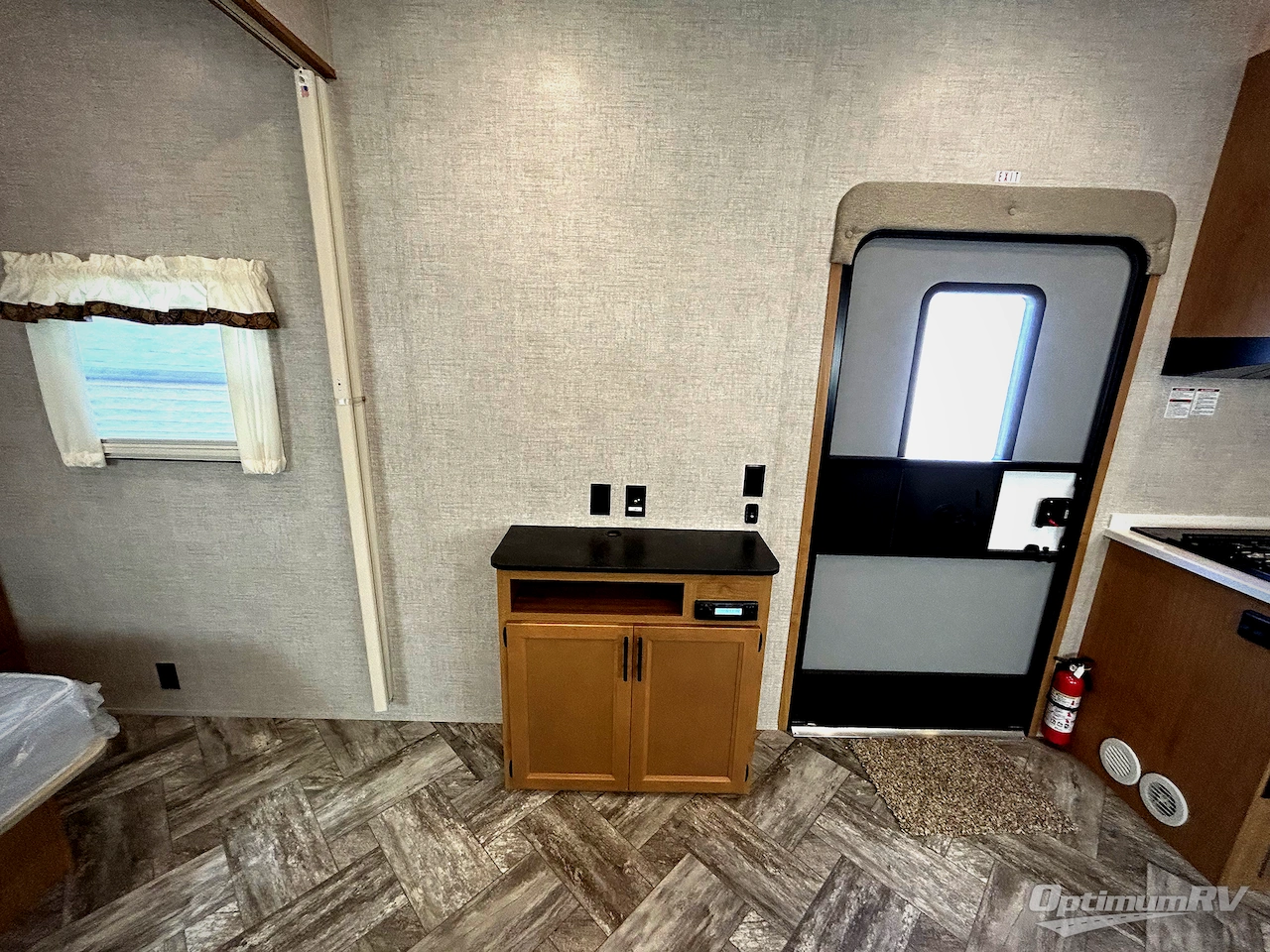 2025 HL Enterprise Hy-Line HY38 Photo 9