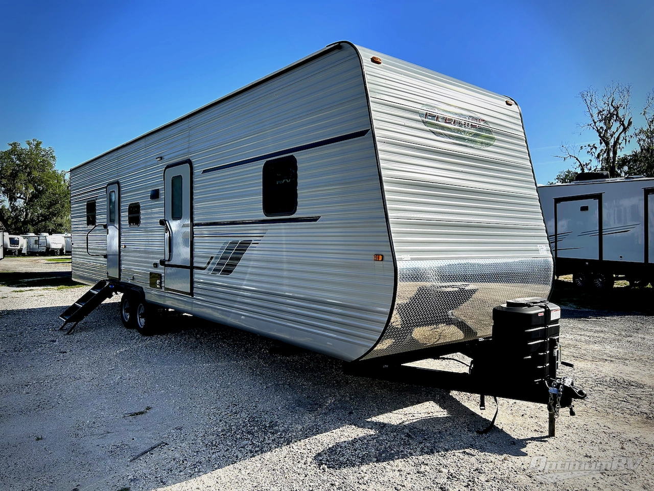 2025 HL Enterprise Hy-Line HY38 Photo 1