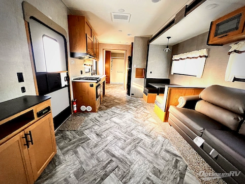2025 HL Enterprise Hy-Line 38 Premier RV Photo 2