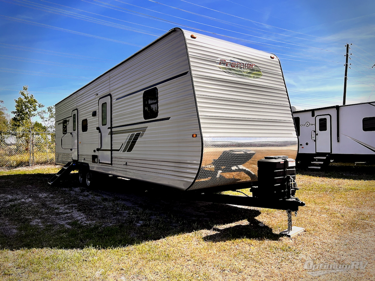 2025 HL Enterprise Hy-Line 38 Premier Photo 1