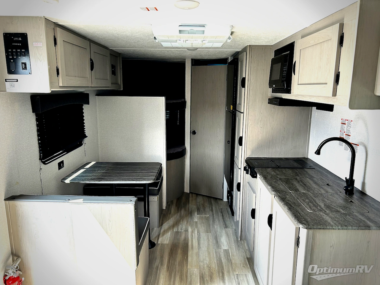 2024 Coachmen Clipper 5K Series 26BH Photo 4