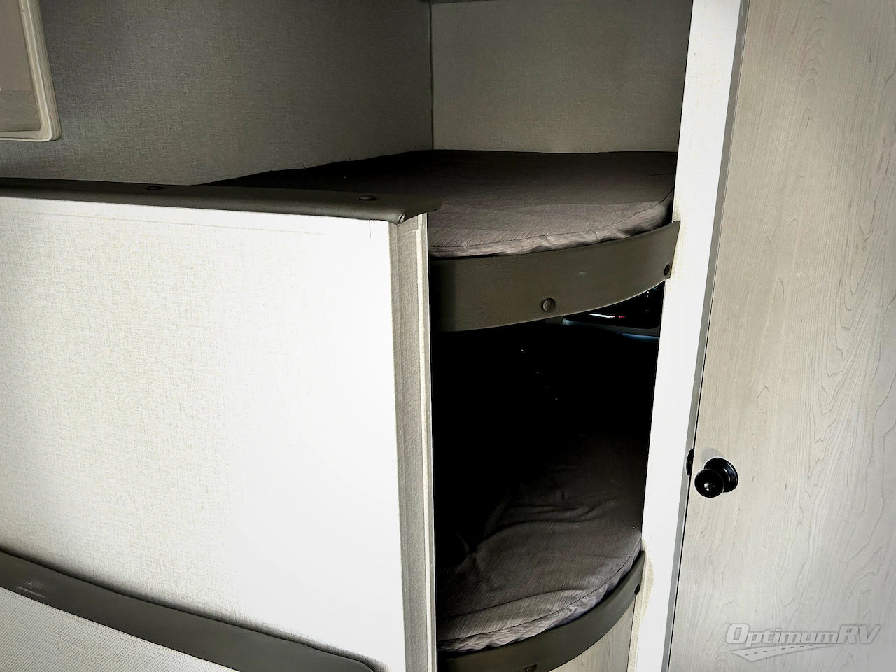 2024 Coachmen Clipper 5K Series 26BH Photo 12