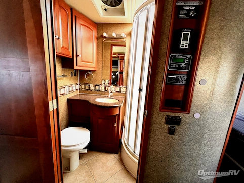 2013 Winnebago Adventurer 35P RV Photo 4