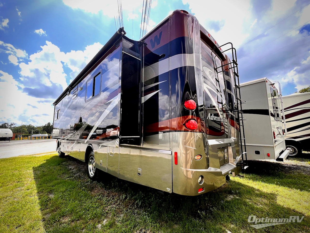 2013 Winnebago Adventurer 35P Photo 2