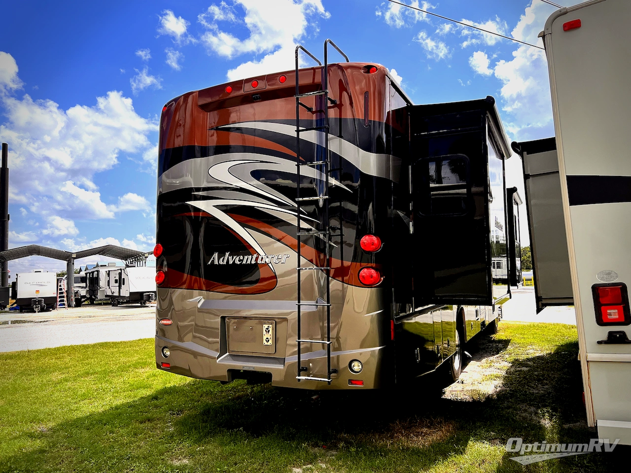 2013 Winnebago Adventurer 35P Photo 3