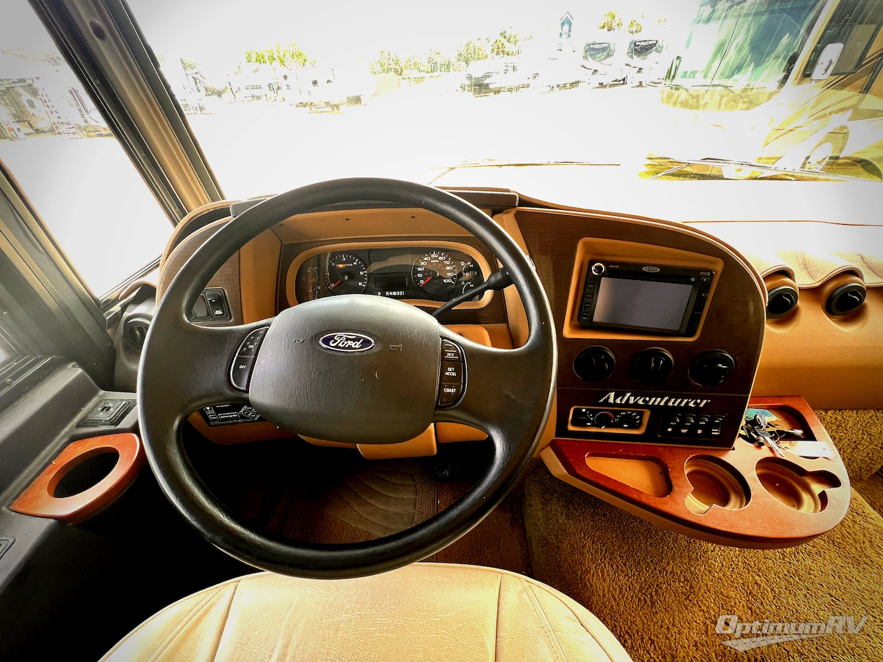 2013 Winnebago Adventurer 35P Photo 7