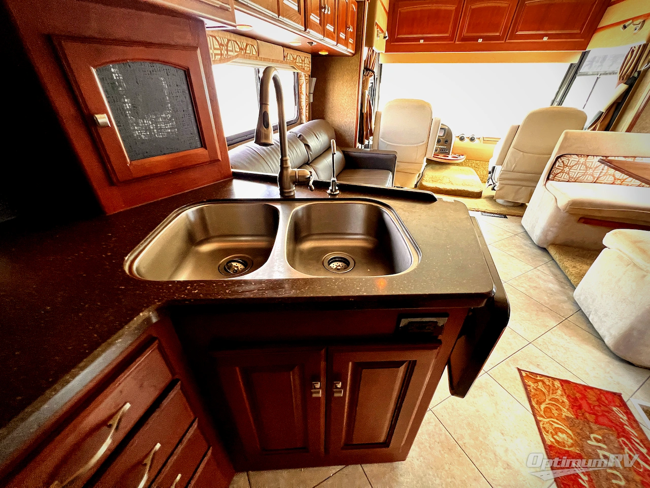 2013 Winnebago Adventurer 35P Photo 12