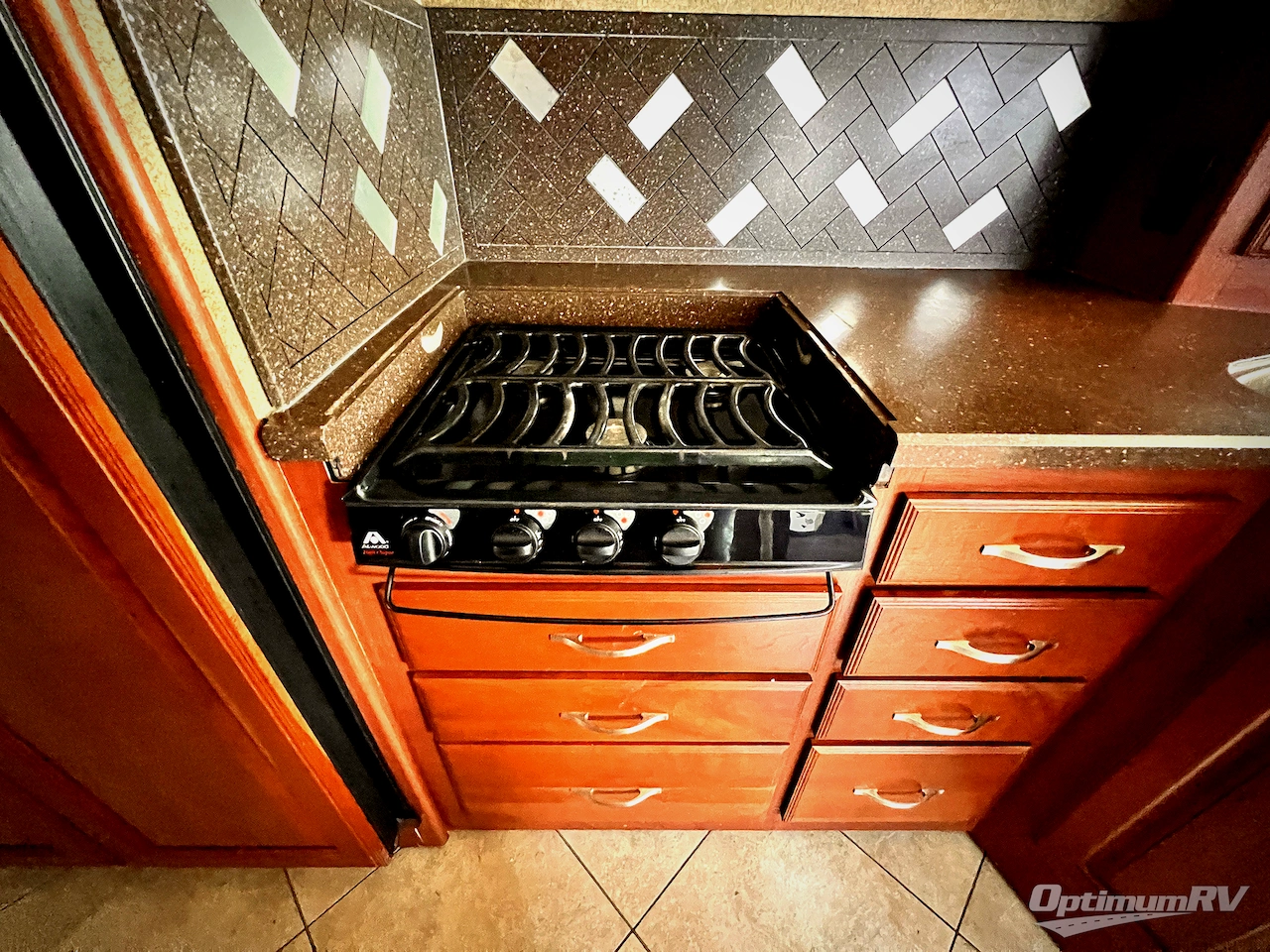 2013 Winnebago Adventurer 35P Photo 13