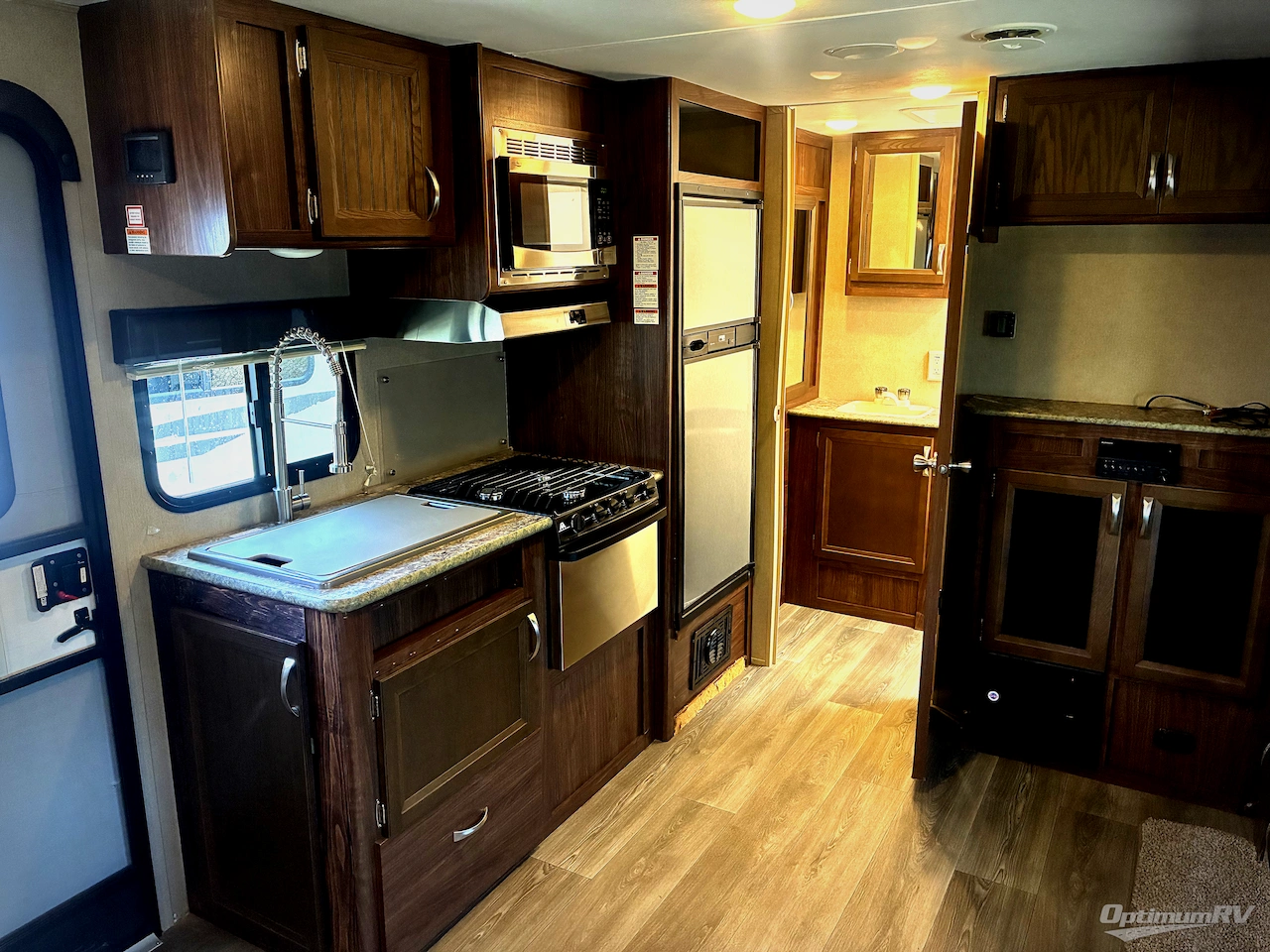 2017 Dutchmen Coleman Light 1805RB Photo 4