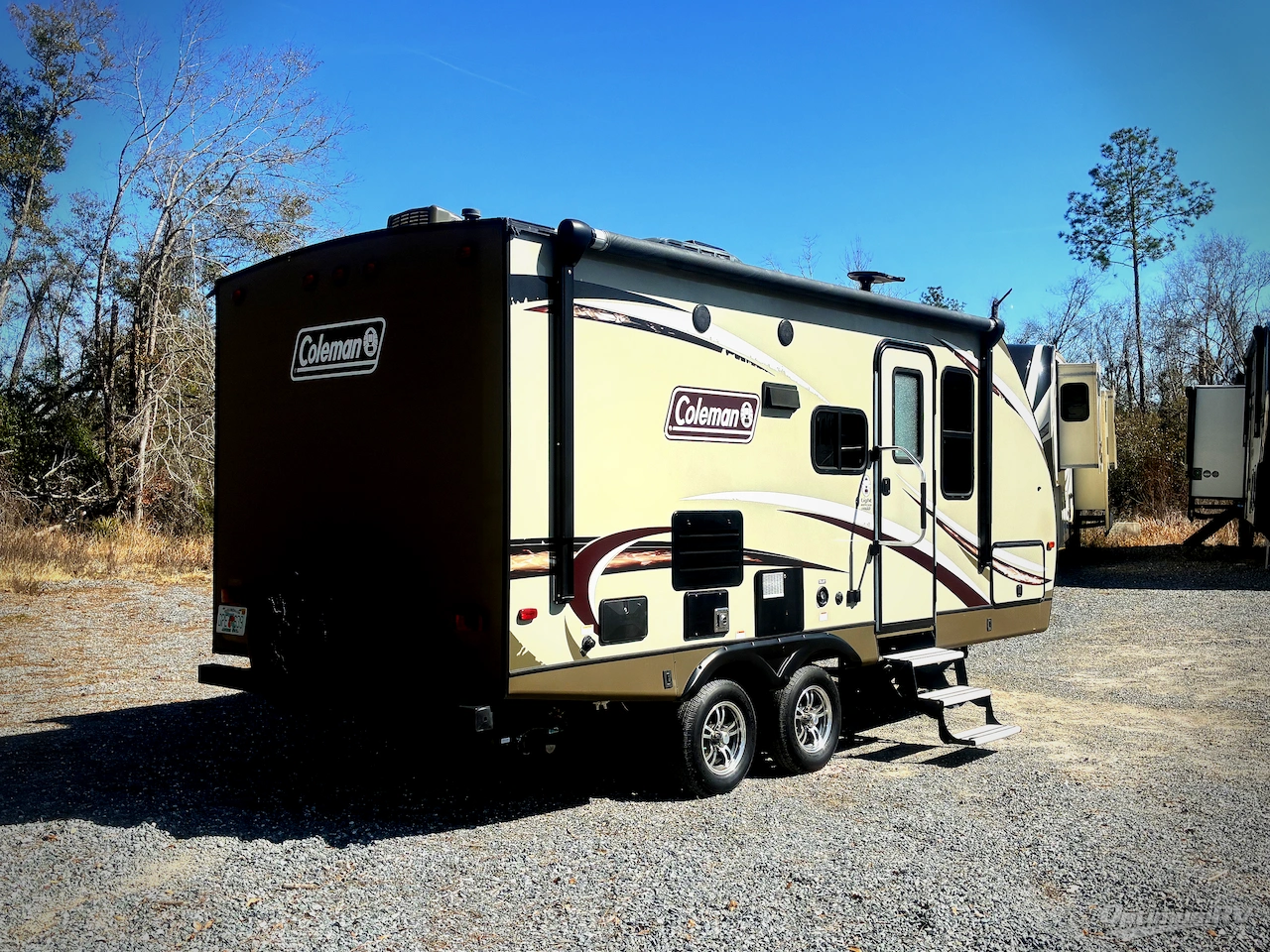 2017 Dutchmen Coleman Light 1805RB Photo 2