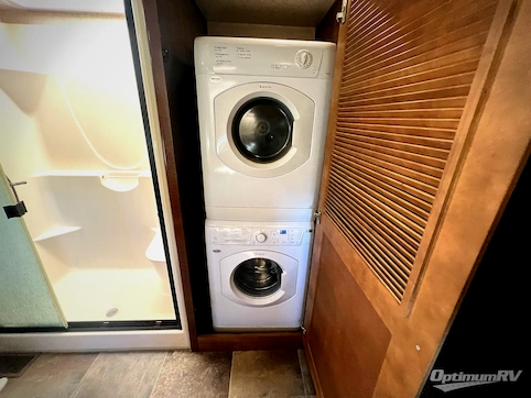 2017 Heartland Landmark Newport RV Photo 4