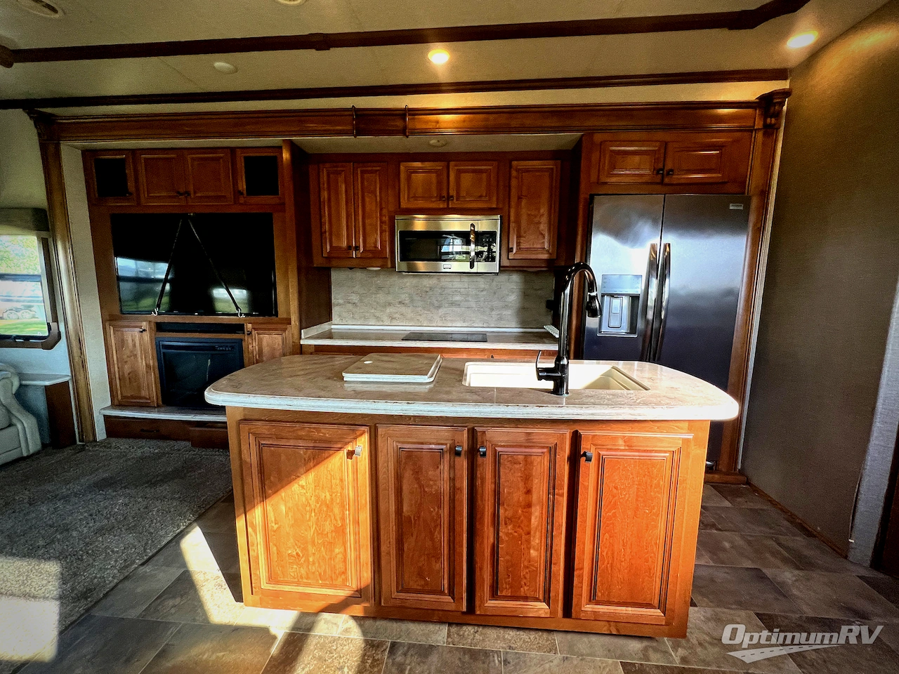 2017 Heartland Landmark Newport Photo 10