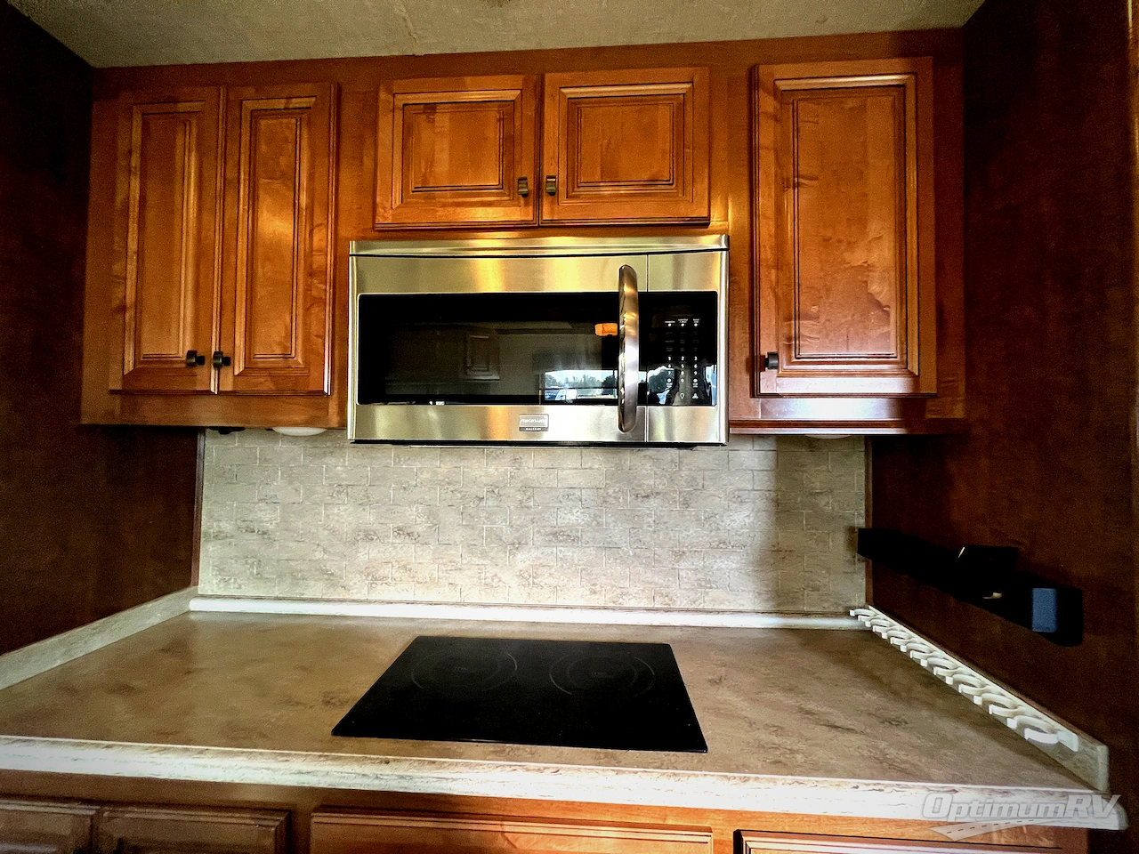 2017 Heartland Landmark Newport Photo 12