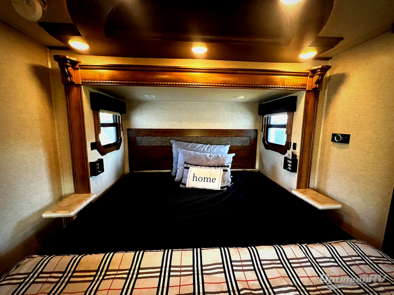 2017 Heartland Landmark Newport Photo 17