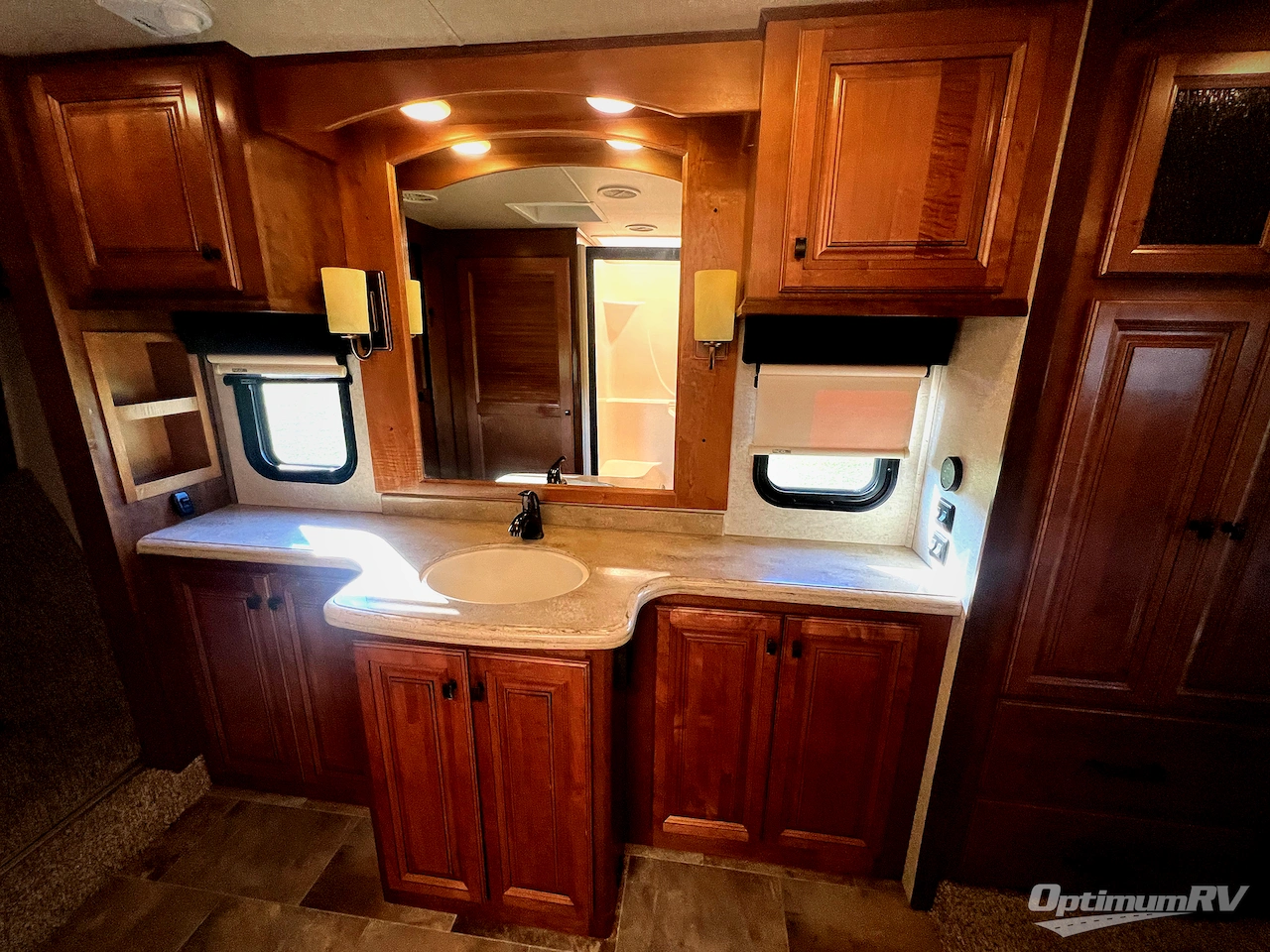 2017 Heartland Landmark Newport Photo 24