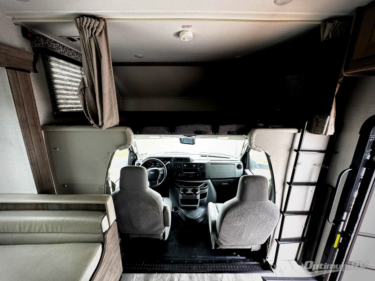 2024 Gulf Stream Conquest Class C 6238 Photo 7