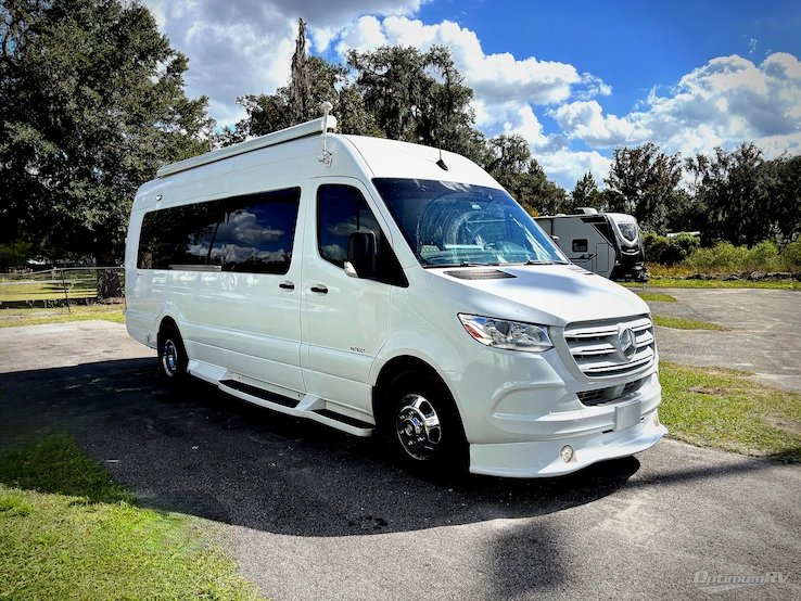 2021 American Coach American Patriot MD2 Lounge RV Photo 1