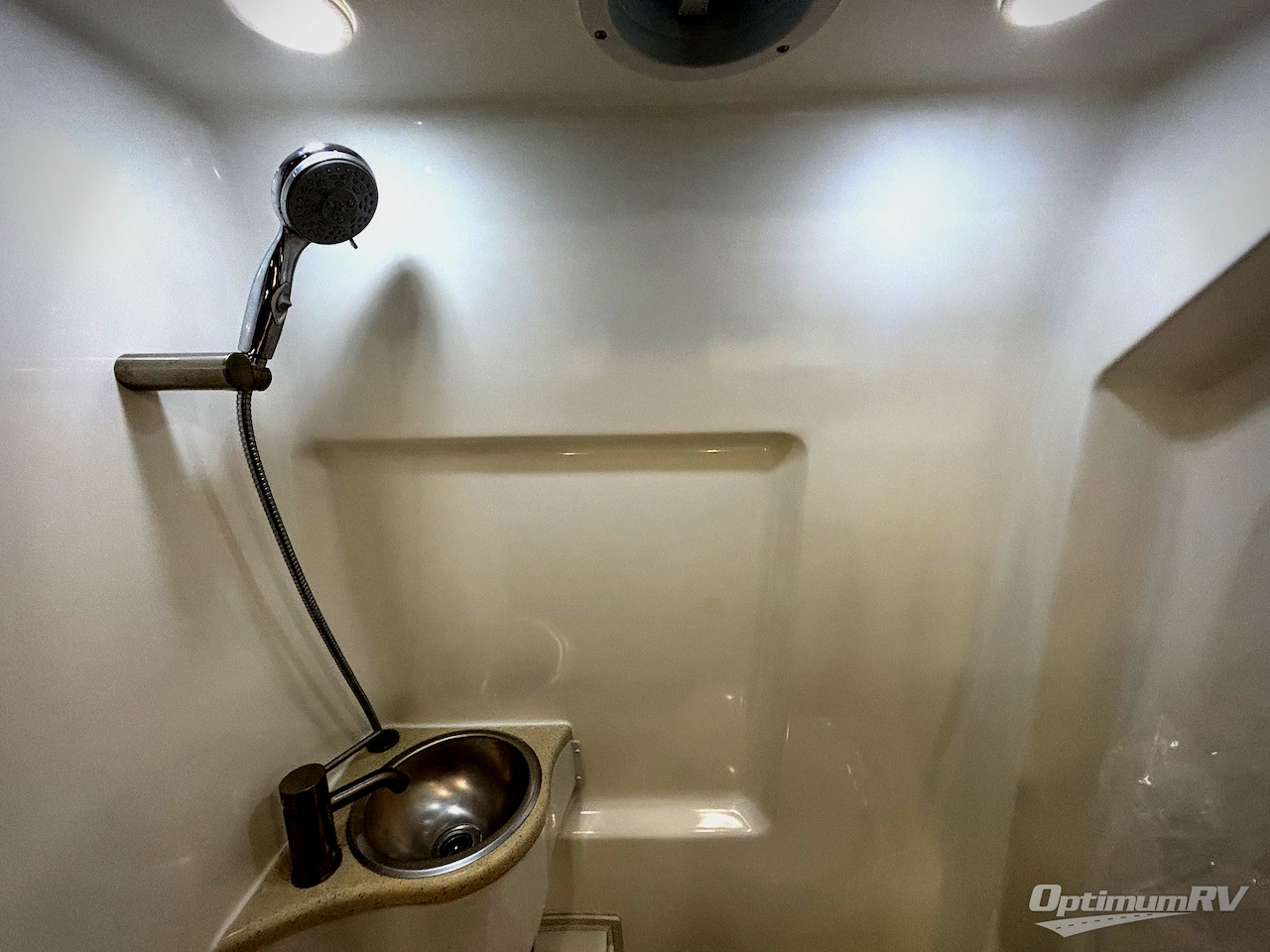 2021 American Coach American Patriot MD2 Lounge Photo 13