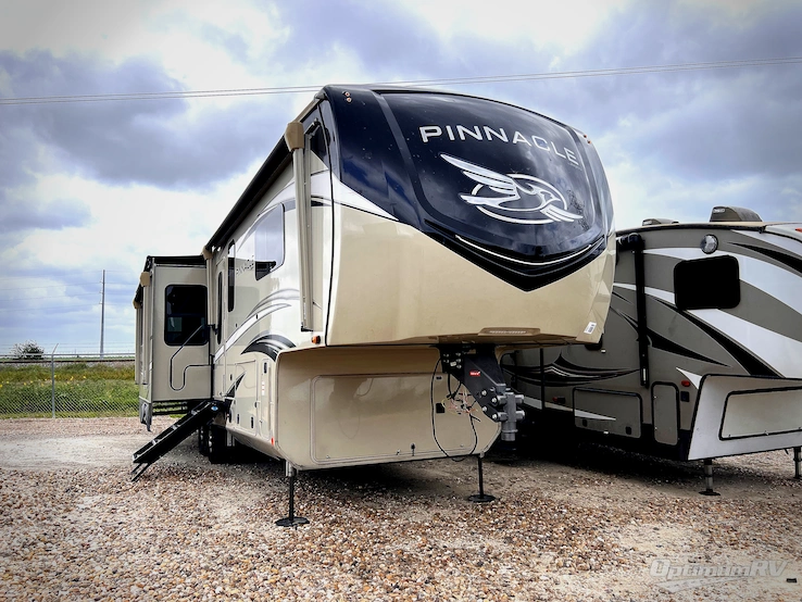 2022 Jayco Pinnacle 32RLTS RV Photo 1