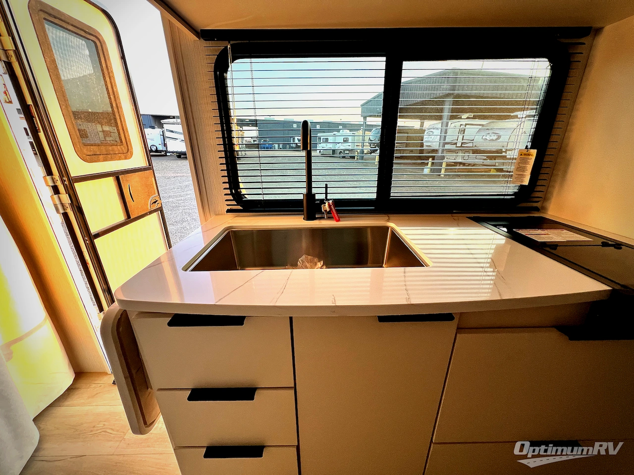 2026 Winnebago Micro Minnie 2108DS Photo 6