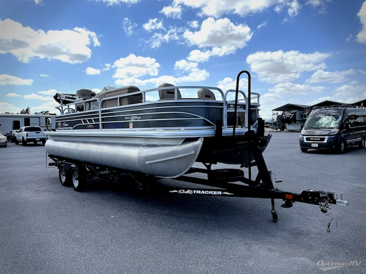 2023 Sun Tracker Sun Tracker 20DLX RV Photo 1