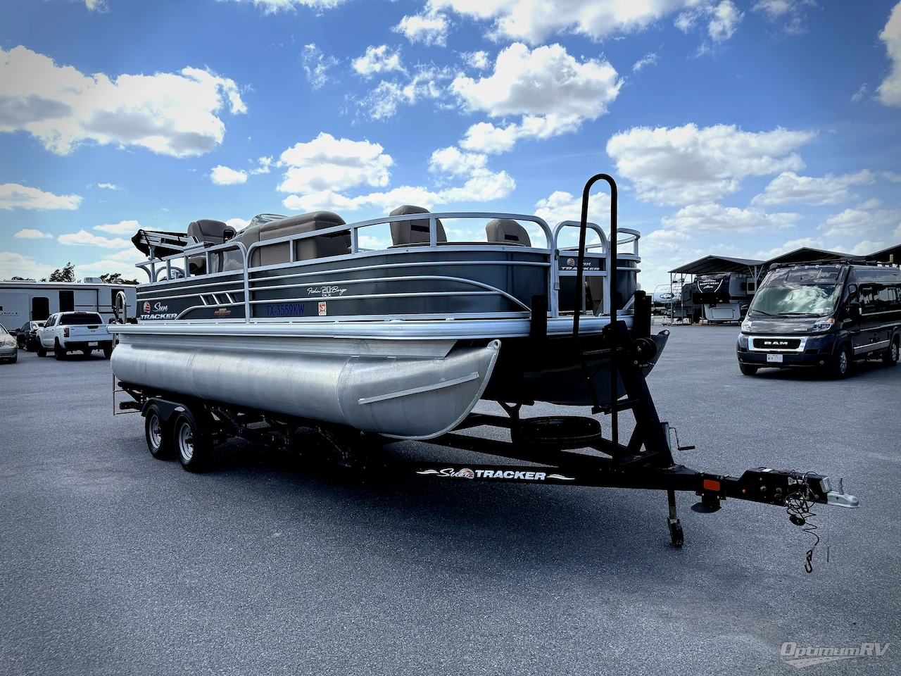 2023 Sun Tracker Sun Tracker 20DLX Photo 1