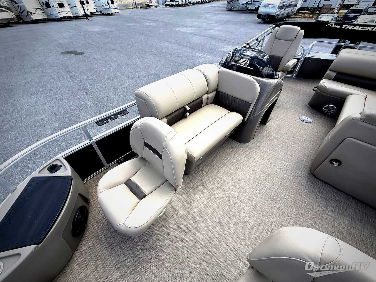 2023 Sun Tracker Sun Tracker 20DLX Photo 5