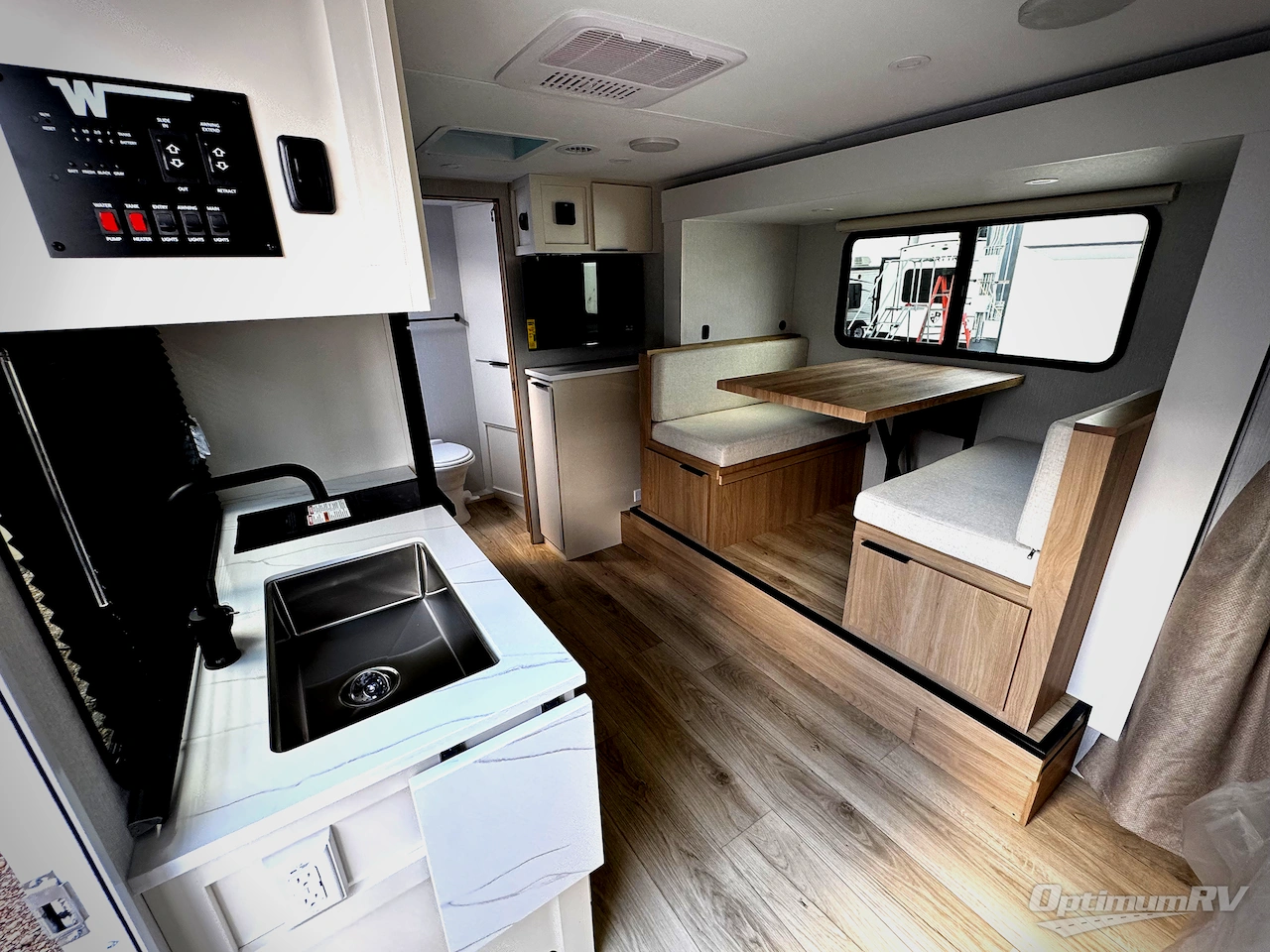 2026 Winnebago Micro Minnie 2108FBS Photo 2