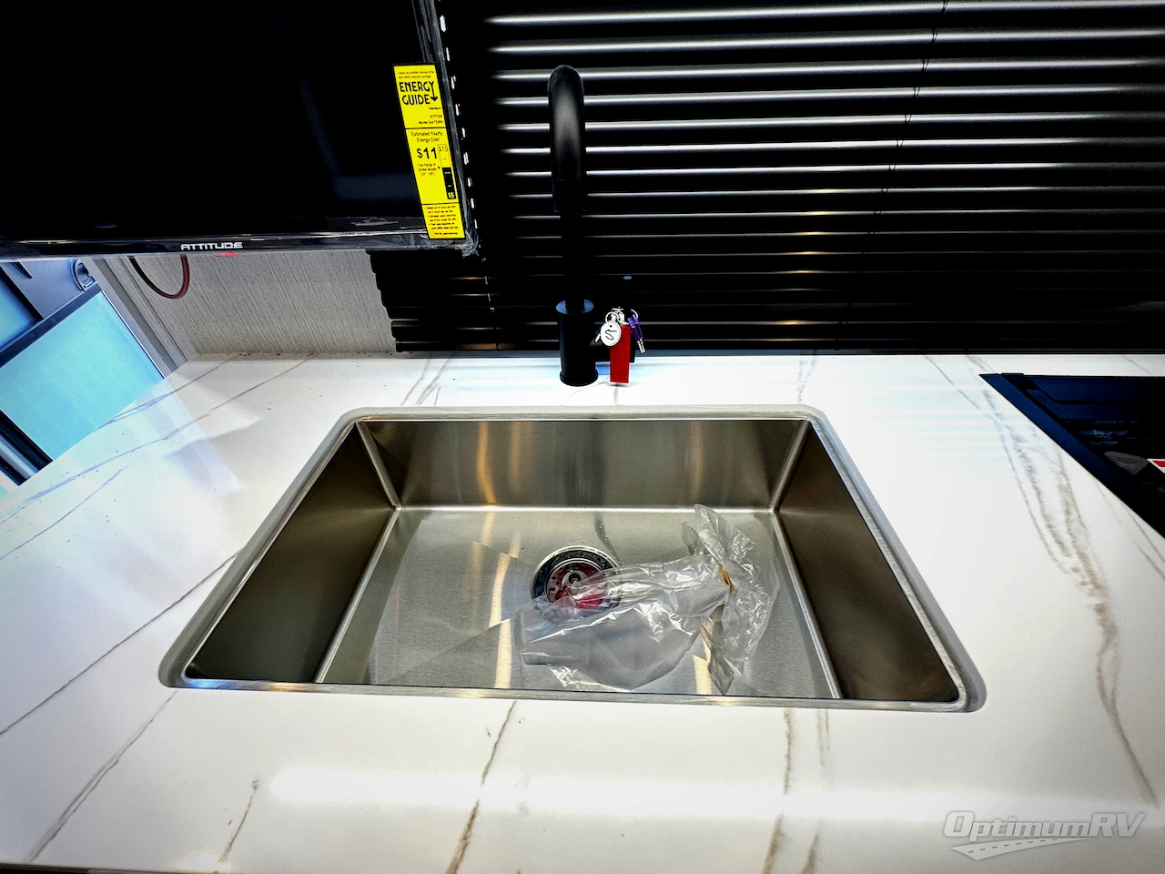 2026 Winnebago Micro Minnie 2100BH Photo 8