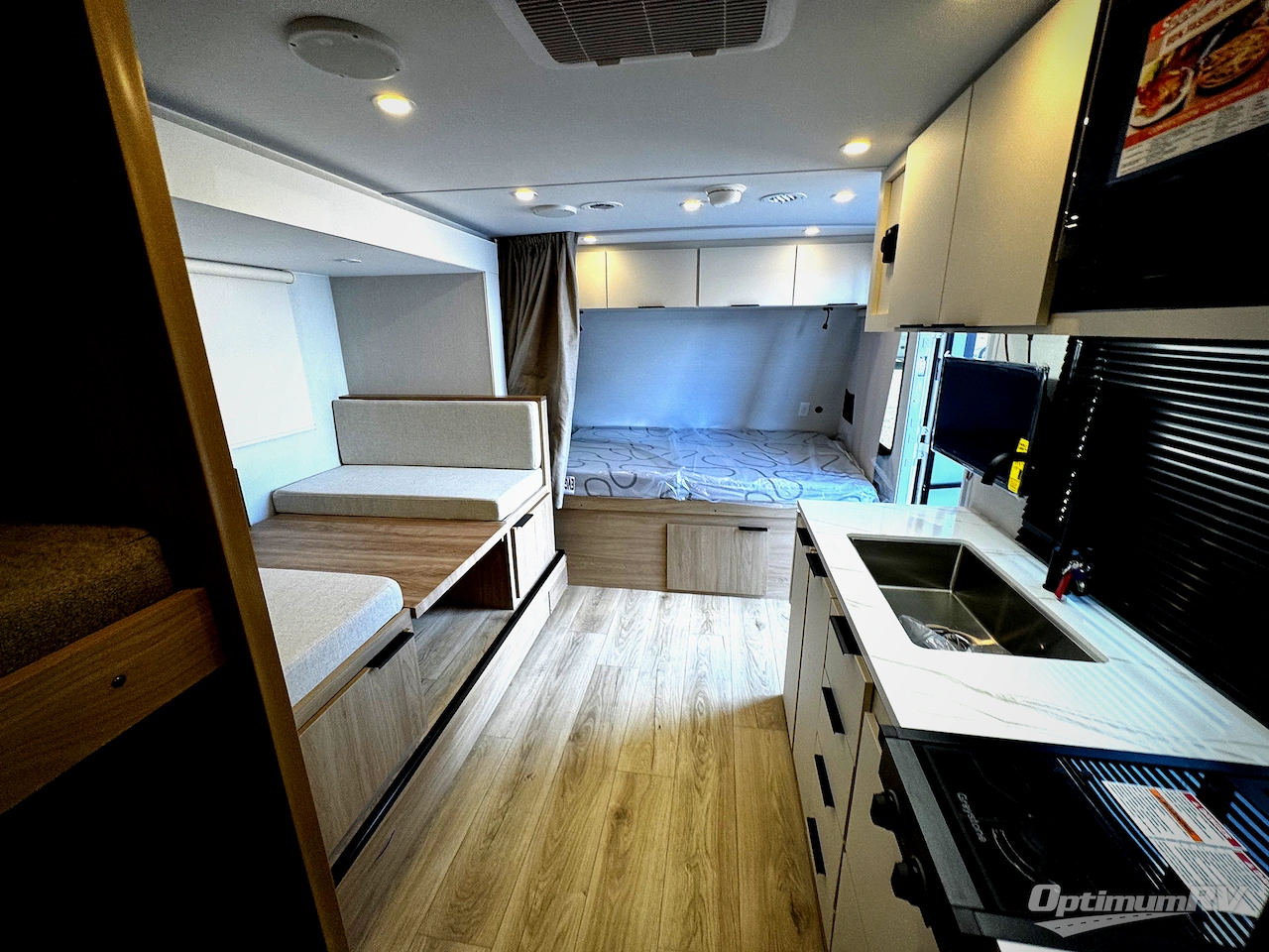 2026 Winnebago Micro Minnie 2100BH Photo 3