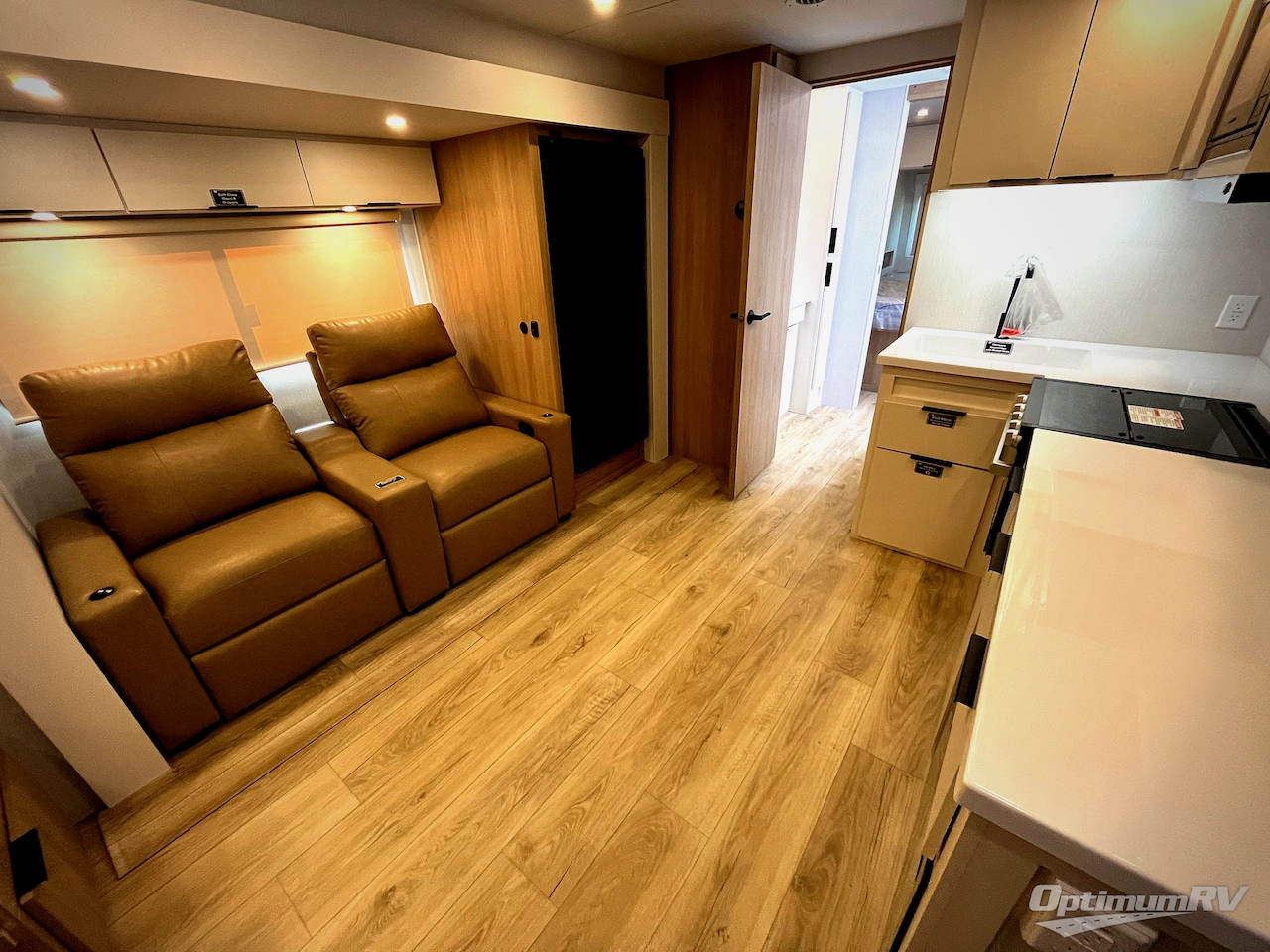 2026 Winnebago Thrive 24RKS Photo 5