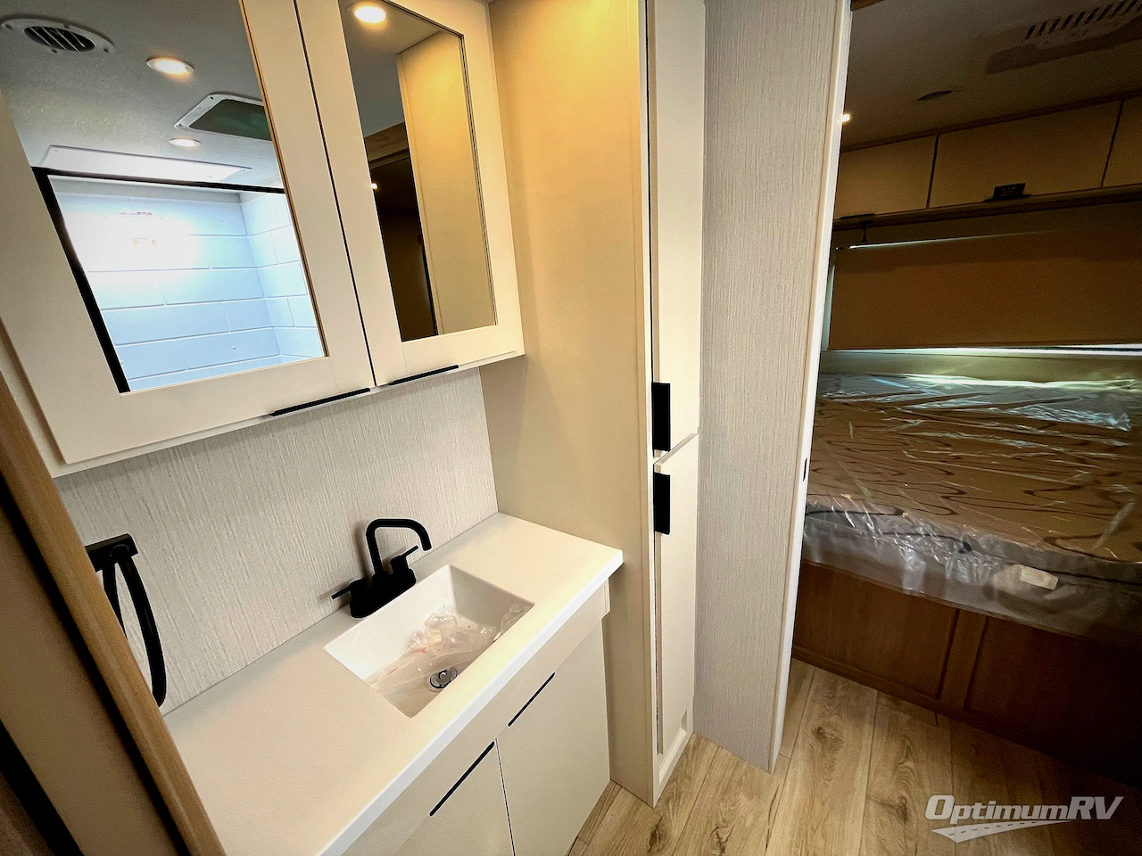 2026 Winnebago Thrive 24RKS Photo 19