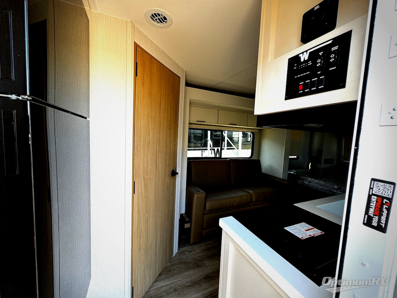 2026 Winnebago Thrive 18FBS Photo 3