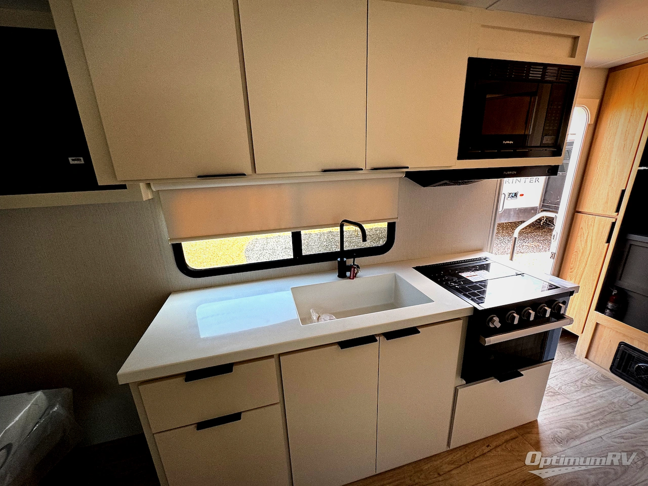 2026 Winnebago Thrive 18FBS Photo 8