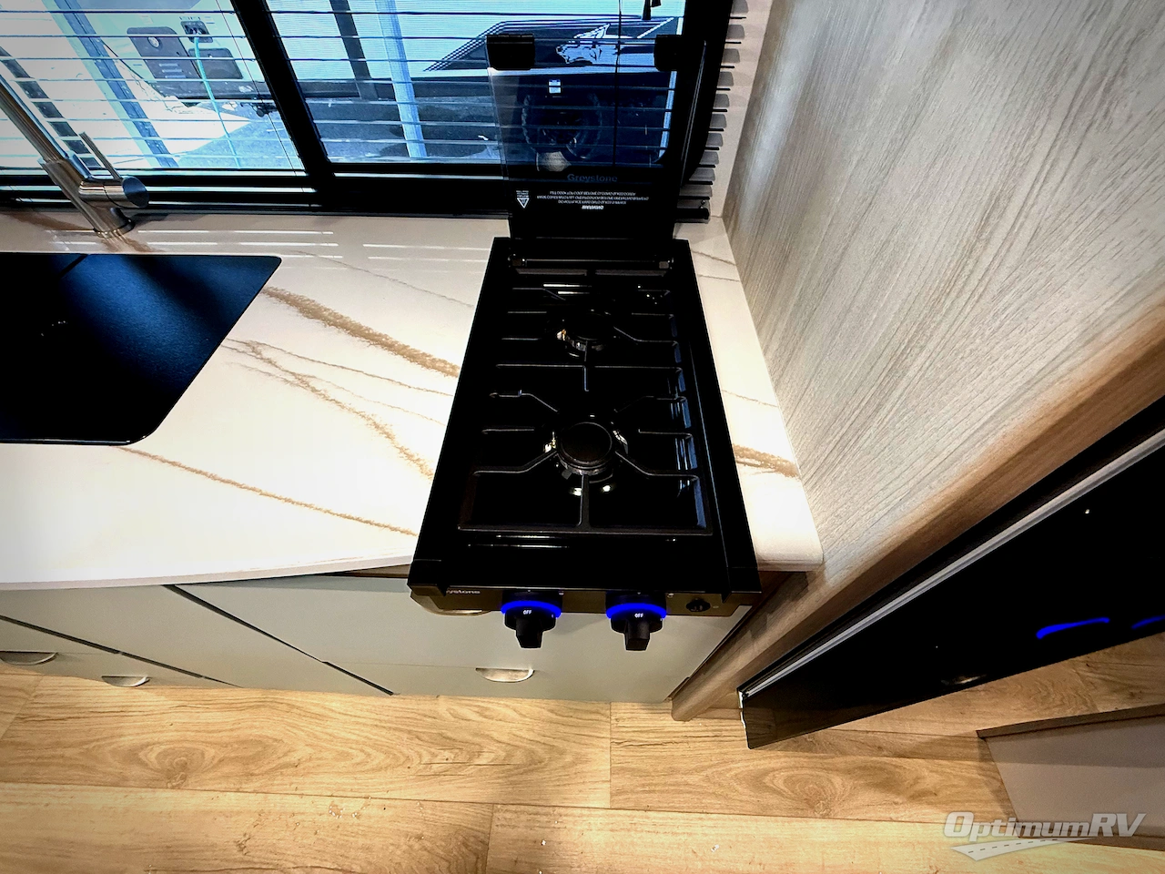 2025 Winnebago Micro Minnie 2108FBS Photo 6