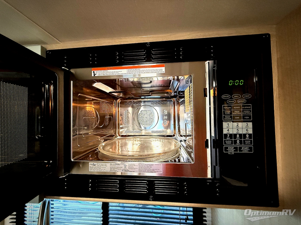 2025 Winnebago Micro Minnie 2108FBS Photo 8