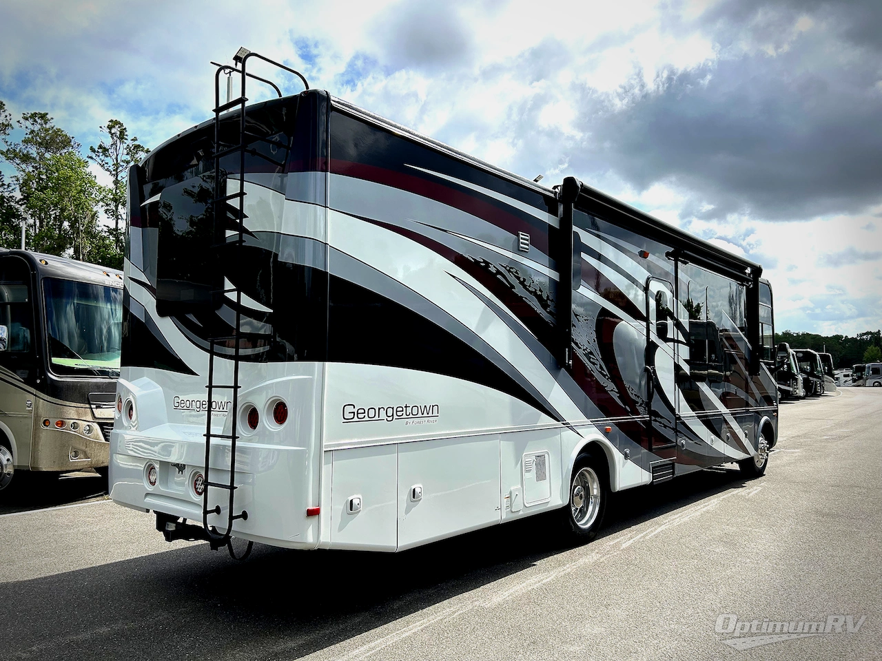 2019 Forest River Georgetown XL 378TS Photo 2