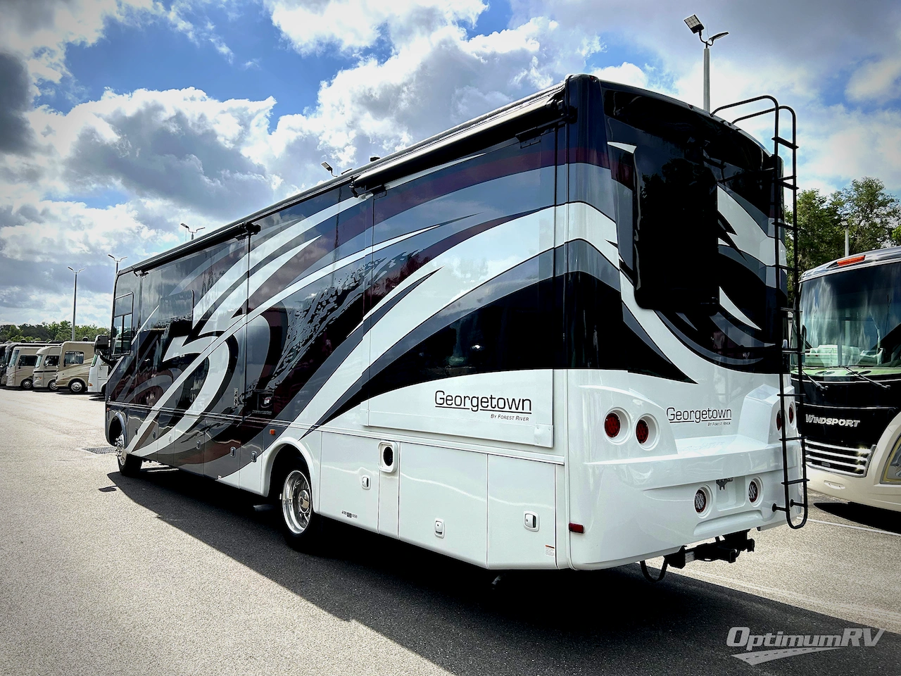2019 Forest River Georgetown XL 378TS Photo 3