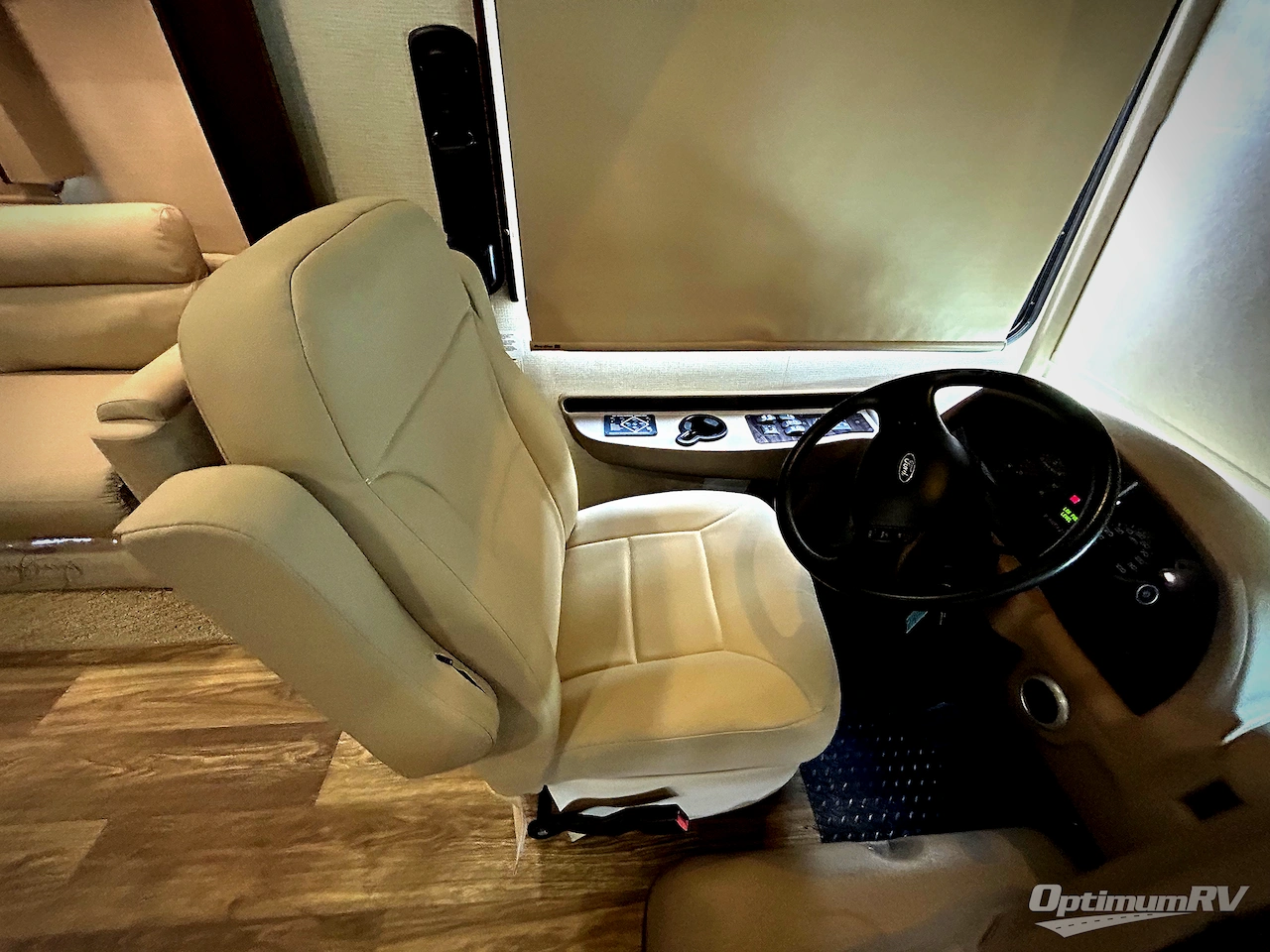 2019 Forest River Georgetown XL 378TS Photo 7
