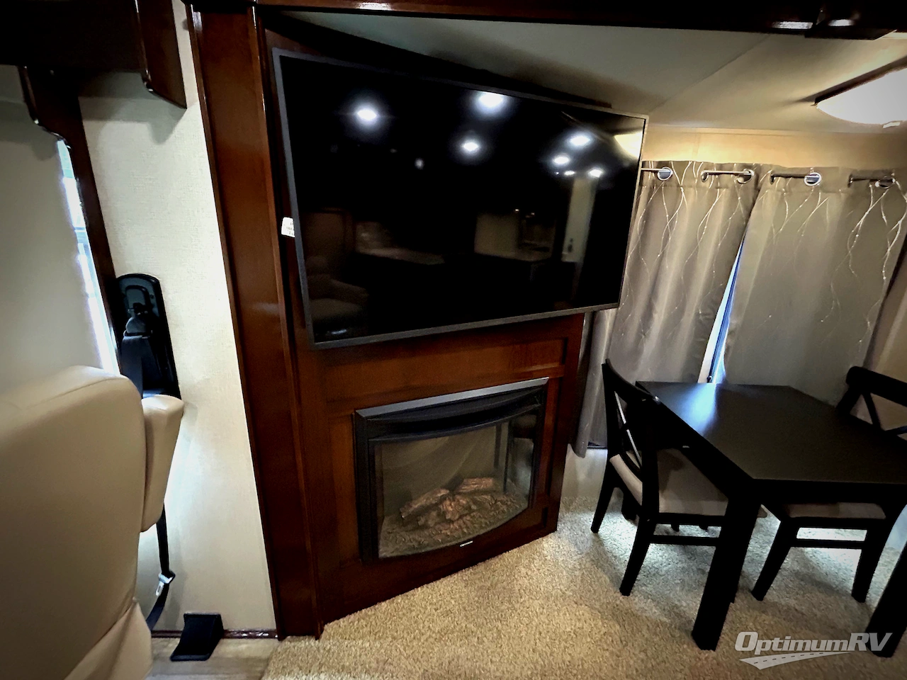 2019 Forest River Georgetown XL 378TS Photo 10