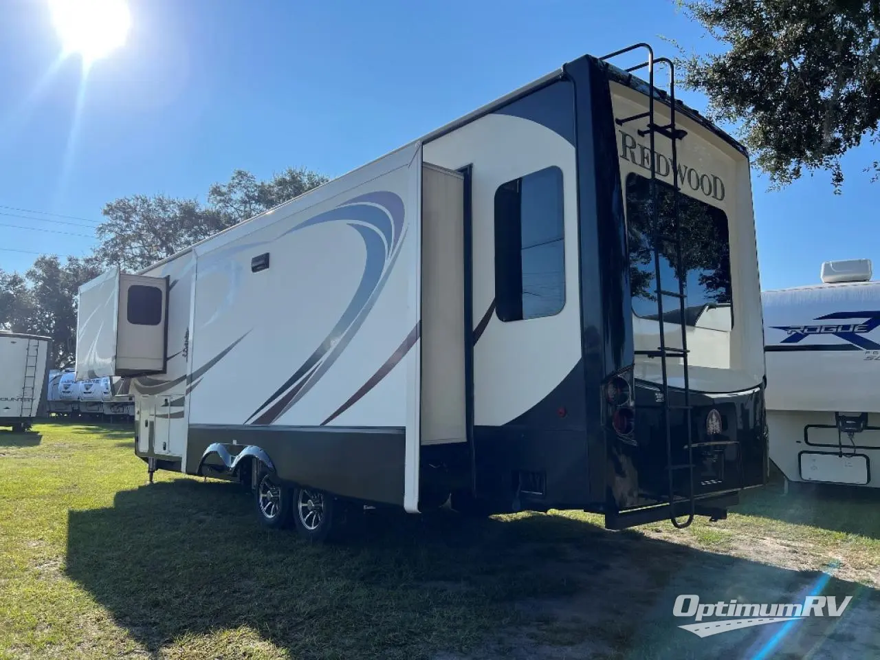 2019 Redwood Redwood 3401RL Photo 3