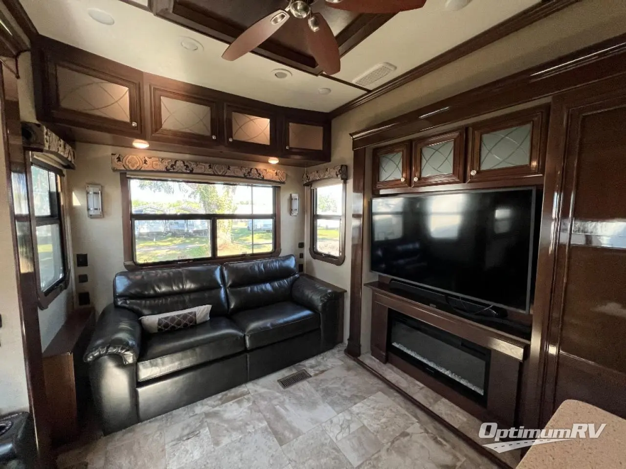 2019 Redwood Redwood 3401RL Photo 7