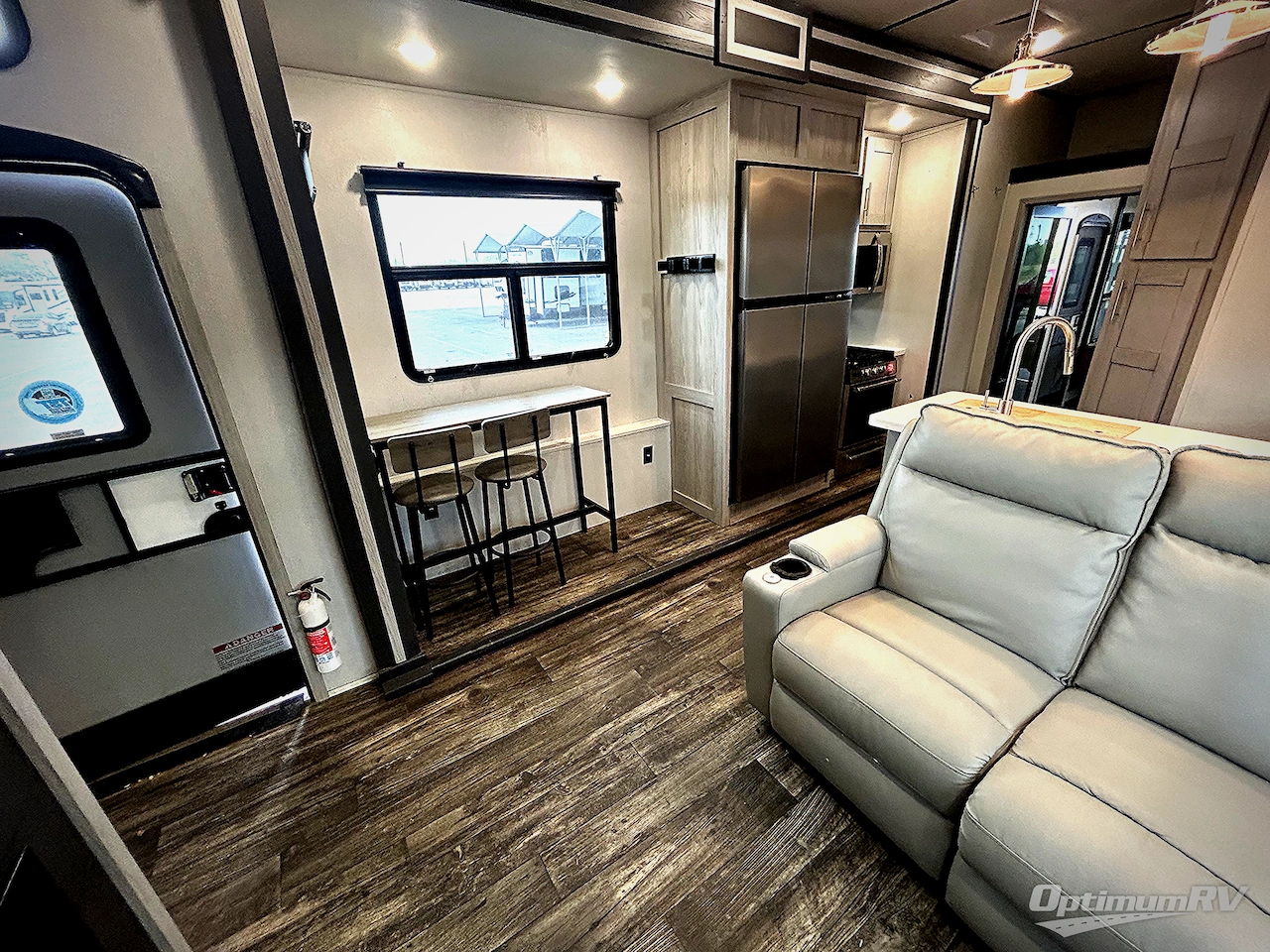 2023 Keystone Fuzion 430 Photo 7