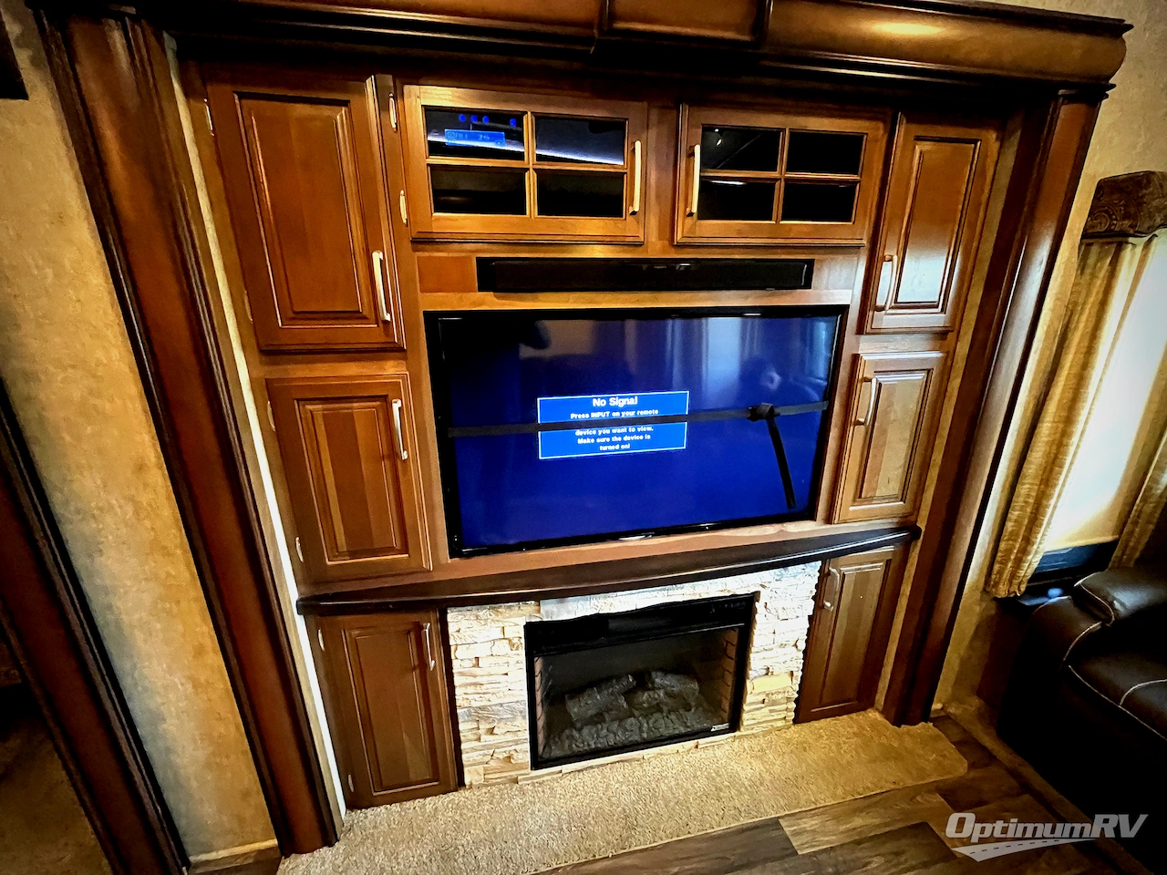 2017 Keystone Montana 3661RL Photo 24