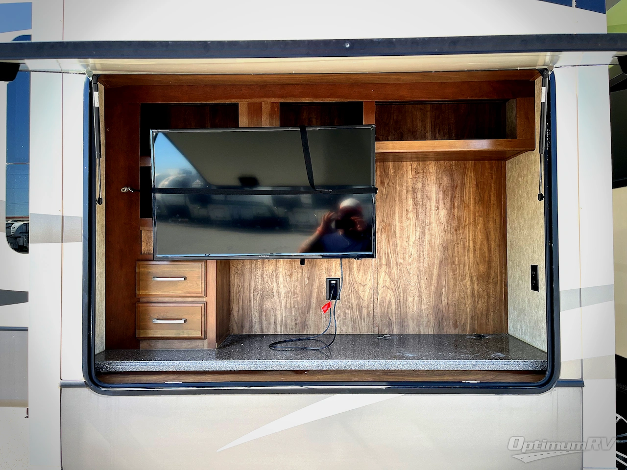 2017 Keystone Montana 3661RL Photo 5
