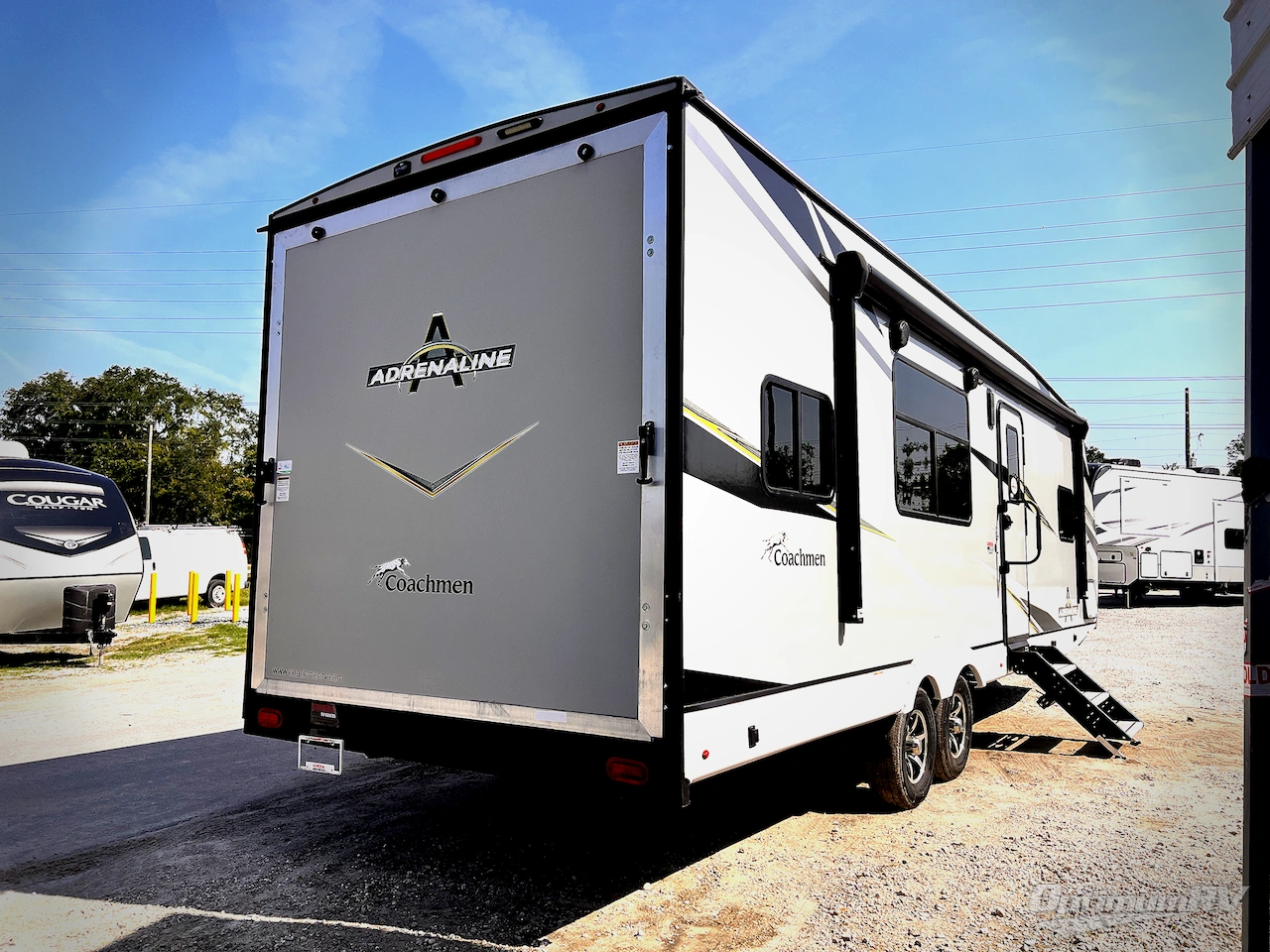 2022 Coachmen Adrenaline 27KB Photo 3