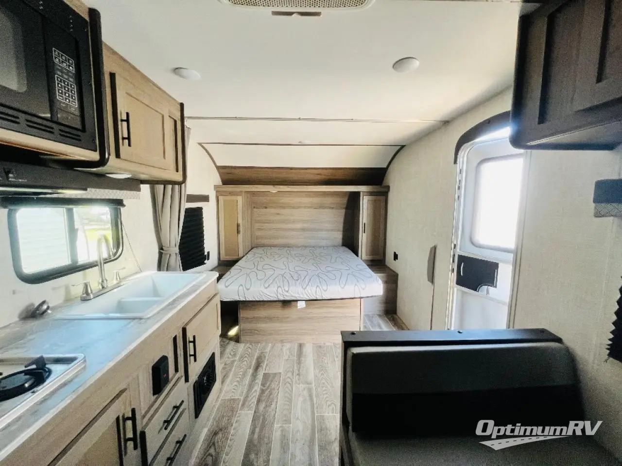 2022 Gulf Stream Kingsport Ultra Lite 248BH Photo 5